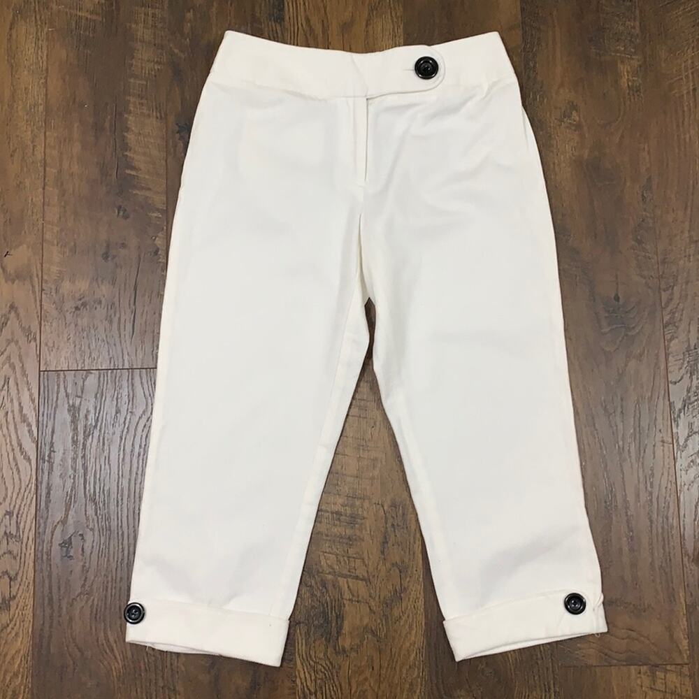 Dalia Casual Textured White Capri Pants With Black Button Detail